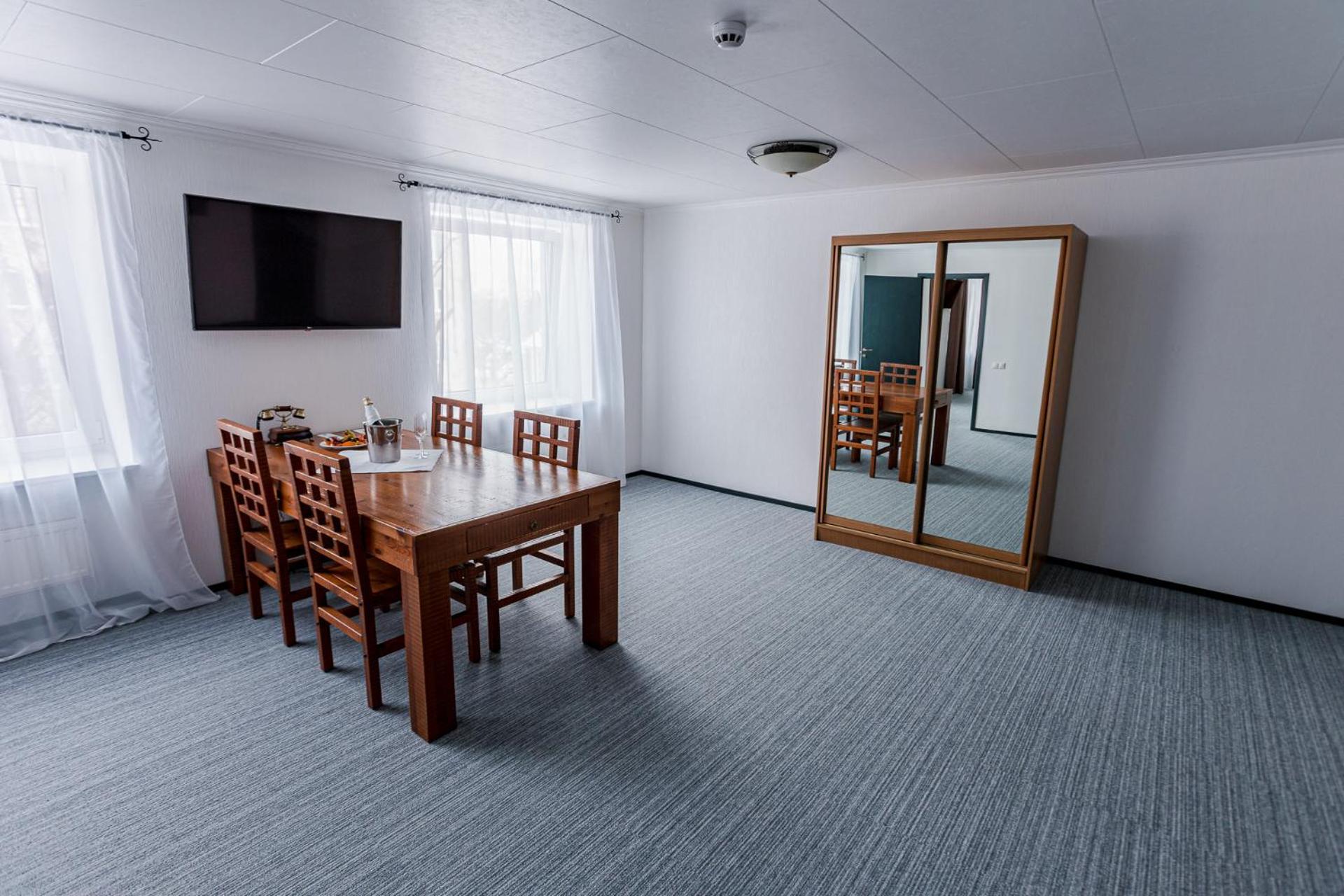 Inger Hotell Narva Rom bilde